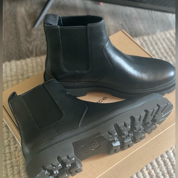 Vince Reggio Lug Chelsea Boot - Picture 3 of 3